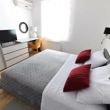 Apartment Vostan Pula